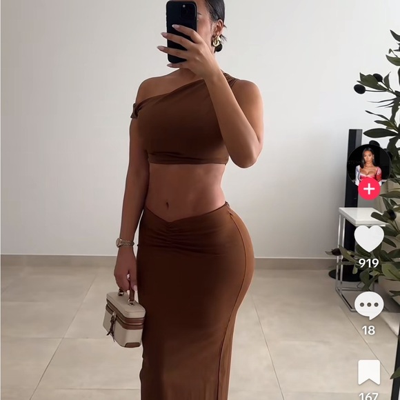 Zara structured asymmetrical crop rotation top - Picture 3 of 4